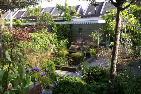 Romantische tuin Heemskerk